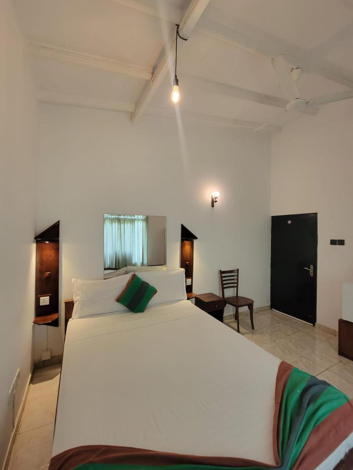 The Empyrean Airport Transit Hotel Katunayaka Luaran gambar